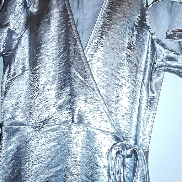 NWOT-Forever21-Deep V-neck side tie shoulder slit ruffle sleeve DRESS - Picture 5 of 8